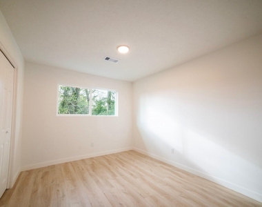 3547 Glenwood Springs Drive - Photo Thumbnail 15