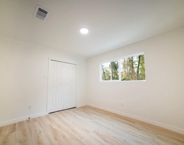 3547 Glenwood Springs Drive - Photo Thumbnail 19