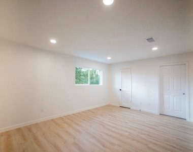 3547 Glenwood Springs Drive - Photo Thumbnail 13