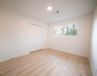 3547 Glenwood Springs Drive - Photo Thumbnail 18