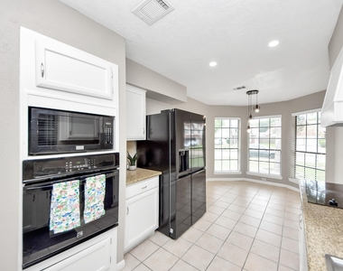 15739 Oak Mountain Dr - Photo Thumbnail 13