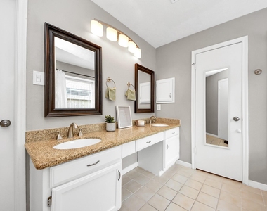 15739 Oak Mountain Dr - Photo Thumbnail 29