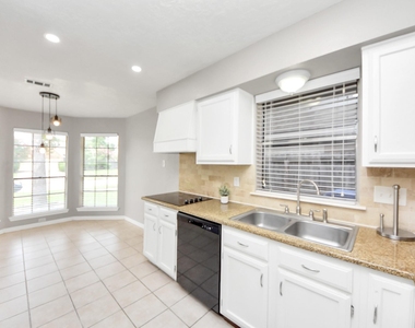 15739 Oak Mountain Dr - Photo Thumbnail 9