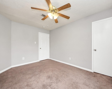 15739 Oak Mountain Dr - Photo Thumbnail 21