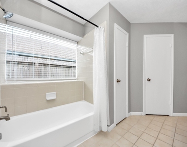 15739 Oak Mountain Dr - Photo Thumbnail 27