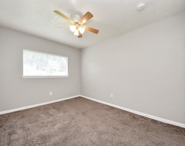 15739 Oak Mountain Dr - Photo Thumbnail 19