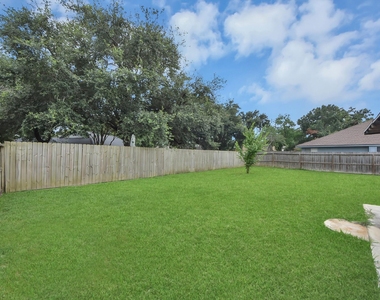 15739 Oak Mountain Dr - Photo Thumbnail 35