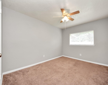 15739 Oak Mountain Dr - Photo Thumbnail 17