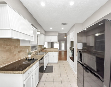15739 Oak Mountain Dr - Photo Thumbnail 11
