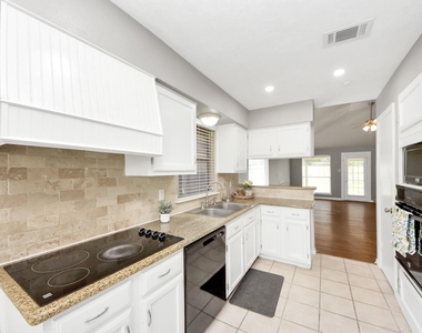 15739 Oak Mountain Dr - Photo Thumbnail 12