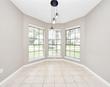 15739 Oak Mountain Dr - Photo Thumbnail 32