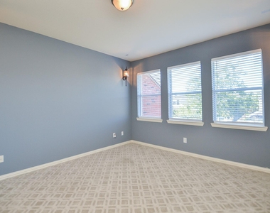 4315 Village Forest Drive - Photo Thumbnail 31