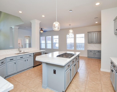 4315 Village Forest Drive - Photo Thumbnail 11