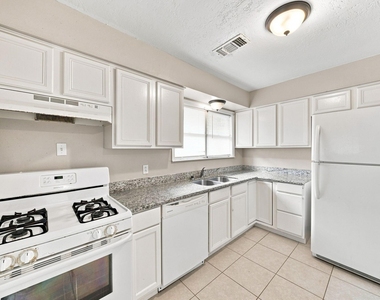 914 Martha Street - Photo Thumbnail 12