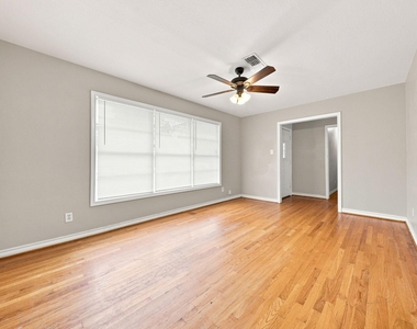 914 Martha Street - Photo Thumbnail 4