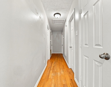 914 Martha Street - Photo Thumbnail 15