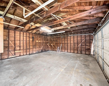 914 Martha Street - Photo Thumbnail 29