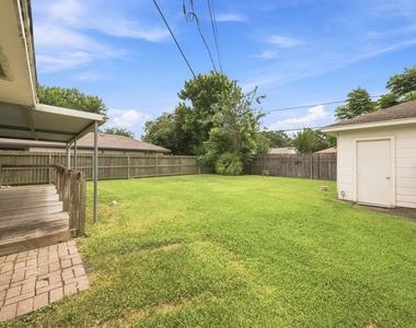 914 Martha Street - Photo Thumbnail 27
