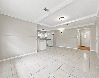 914 Martha Street - Photo Thumbnail 6