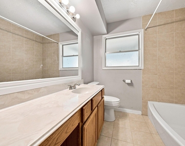 914 Martha Street - Photo Thumbnail 24