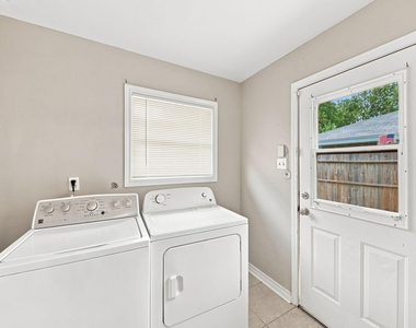 914 Martha Street - Photo Thumbnail 13