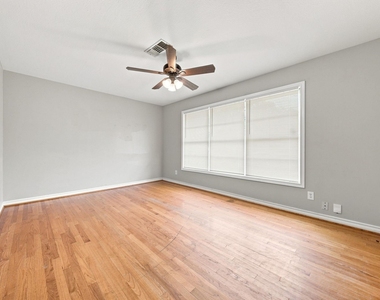 914 Martha Street - Photo Thumbnail 3