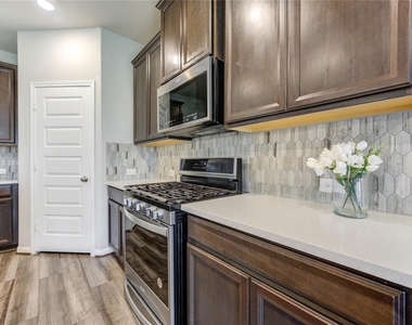 1218 Glendora Drive - Photo Thumbnail 11