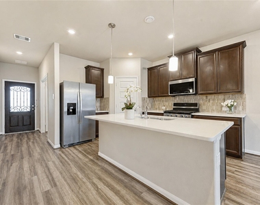 1218 Glendora Drive - Photo Thumbnail 7