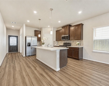 1218 Glendora Drive - Photo Thumbnail 8