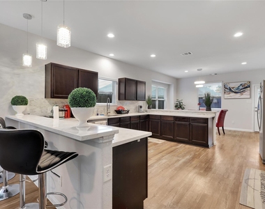 17419 Desmond Street - Photo Thumbnail 6