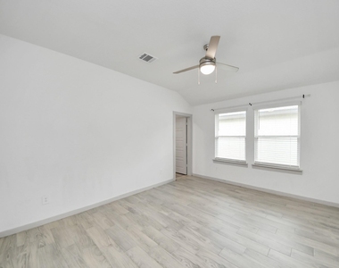 7923 Cattleman Valley Drive - Photo Thumbnail 17
