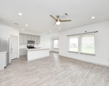 7923 Cattleman Valley Drive - Photo Thumbnail 4