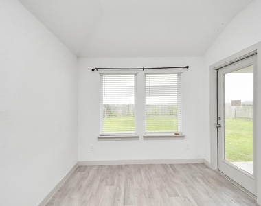 7923 Cattleman Valley Drive - Photo Thumbnail 15