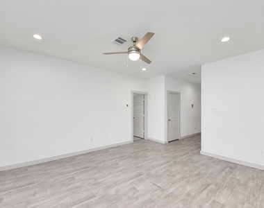 7923 Cattleman Valley Drive - Photo Thumbnail 6