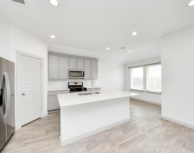 7923 Cattleman Valley Drive - Photo Thumbnail 9
