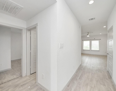 7923 Cattleman Valley Drive - Photo Thumbnail 3