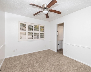9810 Jockey Club Drive - Photo Thumbnail 12
