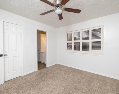 9810 Jockey Club Drive - Photo Thumbnail 13