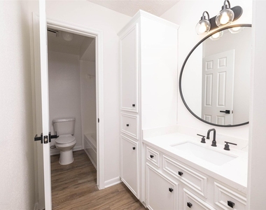 9810 Jockey Club Drive - Photo Thumbnail 18