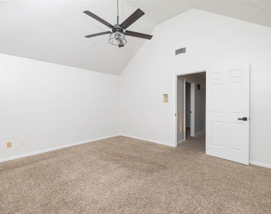 9810 Jockey Club Drive - Photo Thumbnail 15