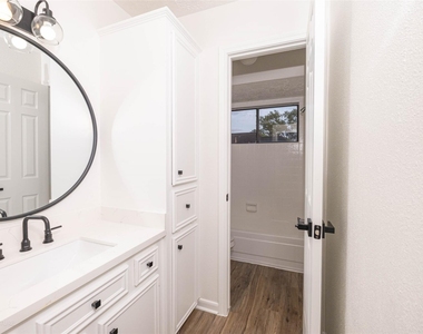 9810 Jockey Club Drive - Photo Thumbnail 20