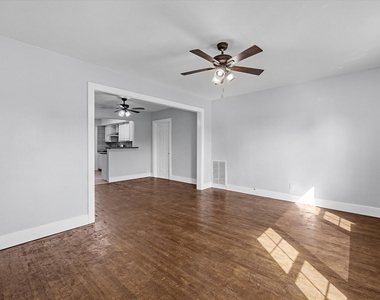 4218 Crenshaw Street - Photo Thumbnail 2