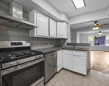 4218 Crenshaw Street - Photo Thumbnail 7