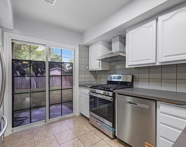 4218 Crenshaw Street - Photo Thumbnail 6