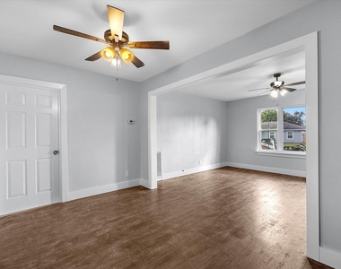 4218 Crenshaw Street - Photo Thumbnail 5