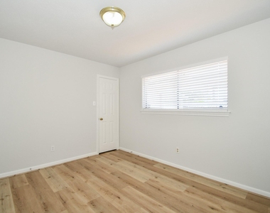 3107 Barnhill - Photo Thumbnail 20