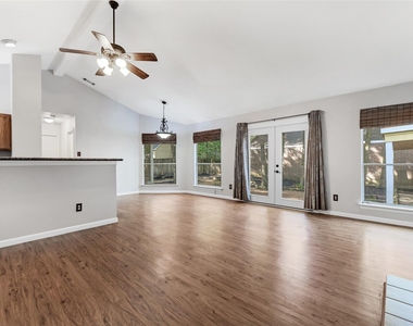 15 Tulip Hill Court - Photo Thumbnail 2