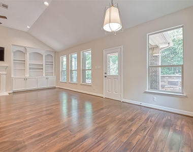 150 W Heritage Mill Circle - Photo Thumbnail 13