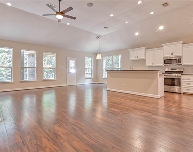 150 W Heritage Mill Circle - Photo Thumbnail 5