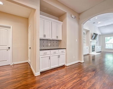 150 W Heritage Mill Circle - Photo Thumbnail 8